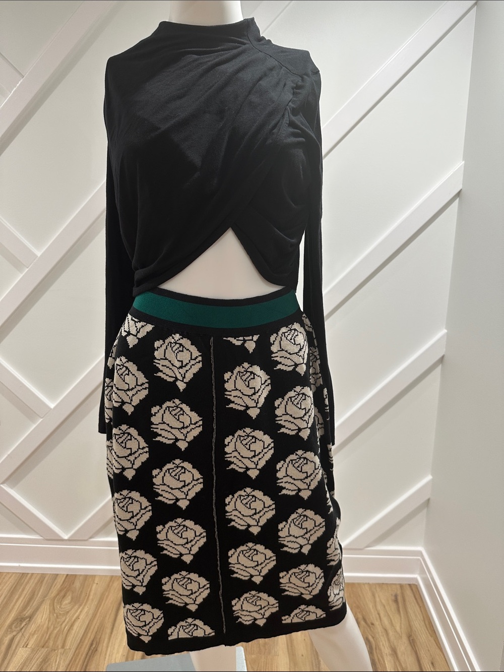 Sonia Rykiel Black Knit Midi Skirt with Cream Rose Jacquard and Green Waistband